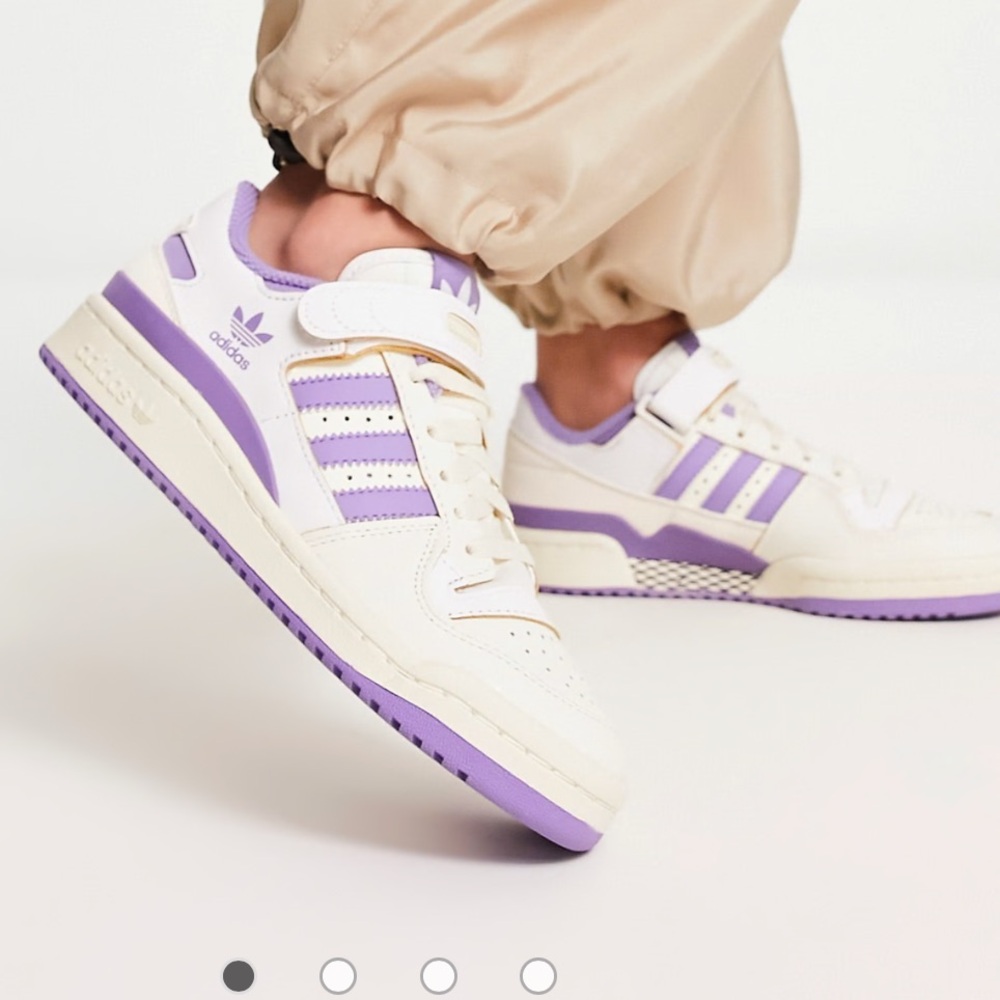 Like new! Adidas originals forum 84 low top